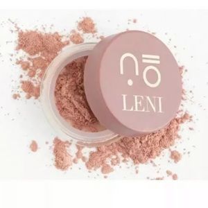 Leni Loose Eyeshadow in Byron Bay